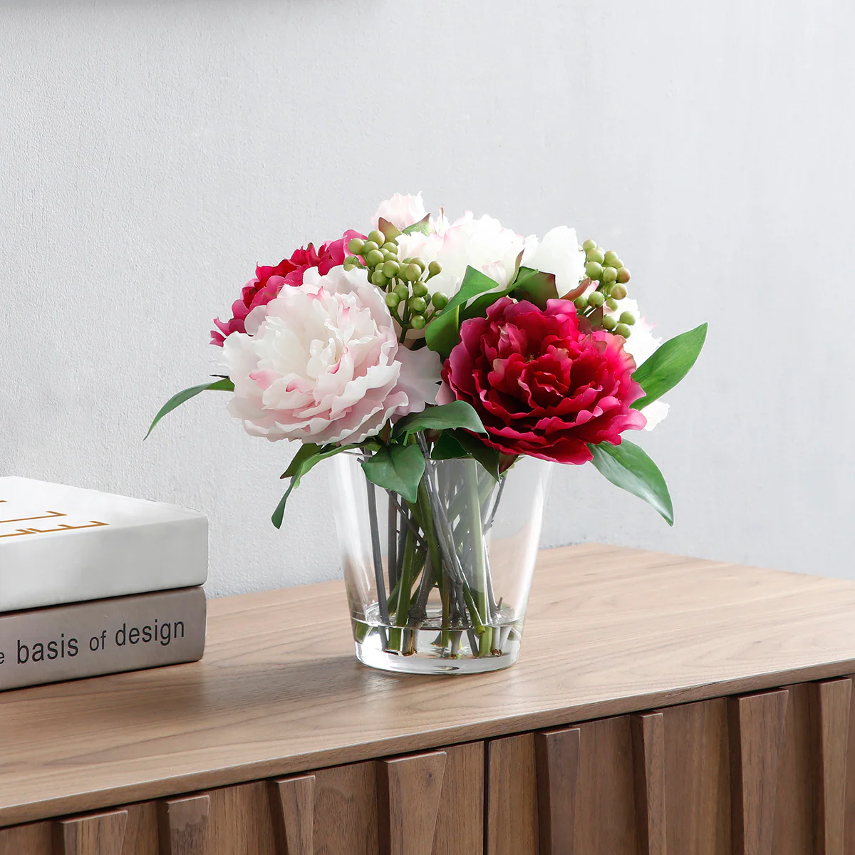 Composition de Pivoines et Baies - Image 7