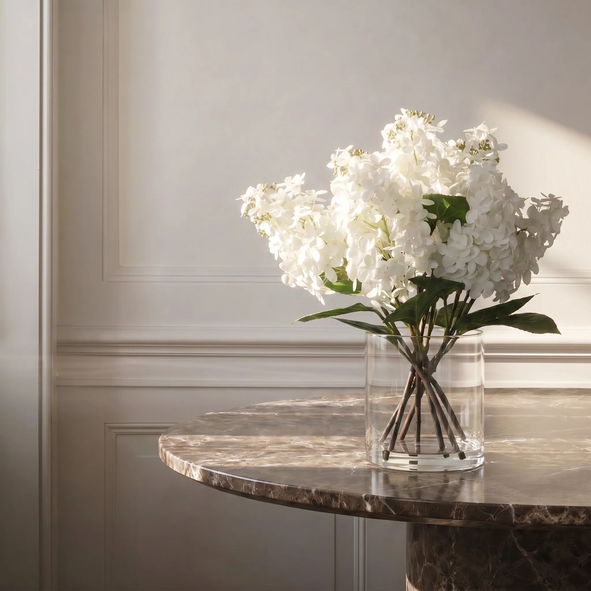 Composition d'Hydrangeas pointus en vase 55 cm - Image 2